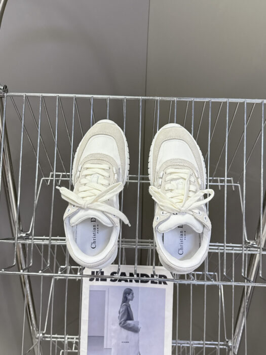 디올 테크 스니커즈 카프스킨 스웨이드 카프스킨 앤 트랜스패런트 메쉬 화이트 라이트 베이지 레플리카 미러급 SA급 S급 고퀄리티 최상급 하이엔드 신발 [남성여성공용] 2