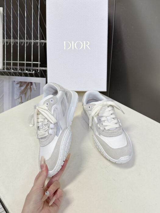 디올 테크 스니커즈 카프스킨 스웨이드 카프스킨 앤 트랜스패런트 메쉬 화이트 라이트 베이지 레플리카 미러급 SA급 S급 고퀄리티 최상급 하이엔드 신발 [남성여성공용] 3