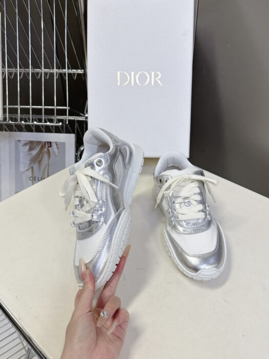 디올 테크 스니커즈 라미네이티드 그레인드 카프스킨 앤 트랜스패런트 메쉬 실버 레플리카 미러급 SA급 S급 고퀄리티 최상급 하이엔드 신발 [남성여성공용] 2