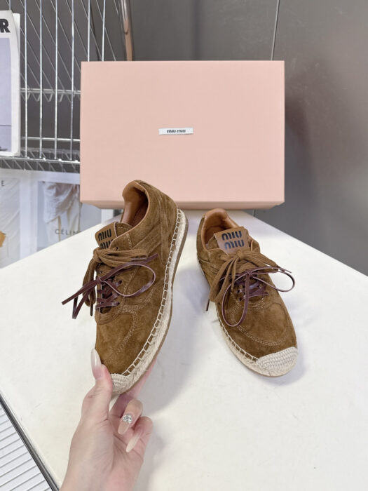 미우미우 캐쥬얼 스웨이드 스니커즈 다크 브라운 레플리카 미러급 SA급 S급 고퀄리티 최상급 하이엔드 신발 [여성] 2