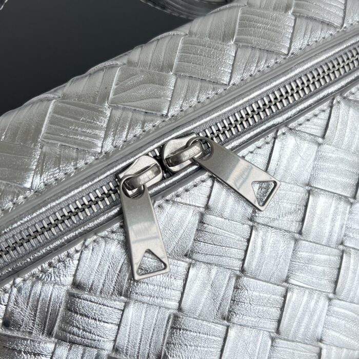 보테가베네타 뱅뱅 배니티 케이스 789109 실버 레플리카 미러급 SA급 S급 고퀄리티 최상급 하이엔드 가방 [여성] 5