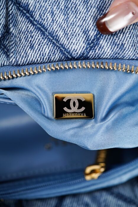 샤넬 맥시 보우 백 워시드 데님 골드 메탈 블루 레플리카 미러급 SA급 S급 고퀄리티 최상급 하이엔드 가방 [여성] 19