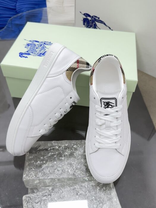 버버리 레더 세트 스니커즈 화이트 샌드 베이지 레플리카 미러급 SA급 S급 고퀄리티 최상급 하이엔드 신발 [남성]