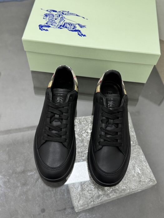 버버리 레더 세트 스니커즈 블랙 샌드 베이지 레플리카 미러급 SA급 S급 고퀄리티 최상급 하이엔드 신발 [남성]