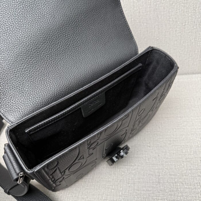 디올 스몰 새들 메신저 백 플랩 디올 그래비티 레더 앤 그레인드 카프스킨 블랙 레플리카 미러급 SA급 S급 고퀄리티 최상급 하이엔드 가방 [남성여성공용] 9