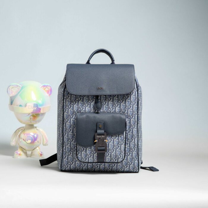 디올 새들 백팩 플랩 디올 오블리크 자카드 앤 그레인드 카프스킨 블루 레플리카 미러급 SA급 S급 고퀄리티 최상급 하이엔드 가방 [남성여성공용]