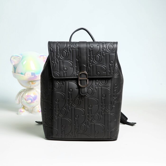 디올 데일리 백팩 플랩 디올 그래비티 레더 앤 그레인드 카프스킨 블랙 레플리카 미러급 SA급 S급 고퀄리티 최상급 하이엔드 가방 [남성여성공용]