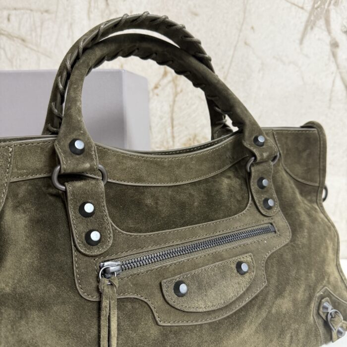 발렌시아가 르 시티 백 라지 카키 스웨이드 레플리카 미러급 SA급 S급 고퀄리티 최상급 하이엔드 가방 [여성] 6