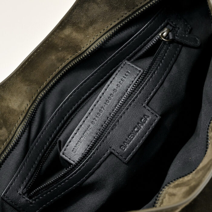 발렌시아가 르 시티 백 라지 카키 스웨이드 레플리카 미러급 SA급 S급 고퀄리티 최상급 하이엔드 가방 [여성] 3