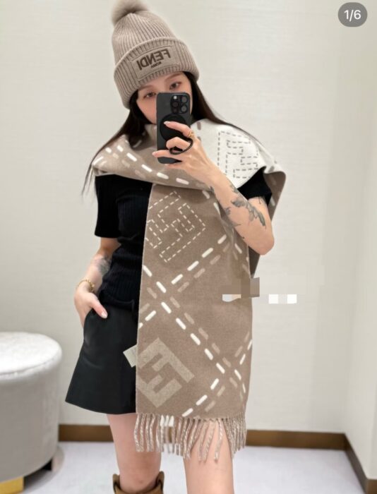 펜디 자카드 리버시블 울 머플러 스카프 다크 베이지 면양털 100% FXT462AYKUF0QD3 레플리카 미러급 SA급 S급 고퀄리티 최상급 하이엔드 악세사리 [남성여성공용]