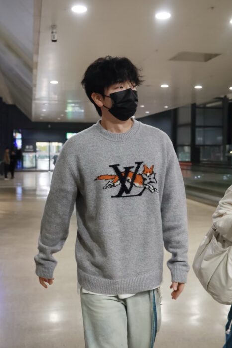 루이비통 청키 울 캐시미어 크루넥 니트 그레이 1AJBU1 레플리카 미러급 SA급 S급 고퀄리티 하이엔드 최상급 의류 [남성여성공용]