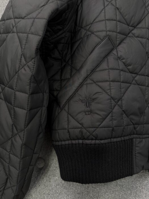 디올 퀼티드 테크니컬 태피터 매크로까나쥬 봄버 자켓 오버사이즈 칼라 블랙 레플리카 미러급 SA급 S급 고퀄리티 하이엔드 최상급 의류 [여성] 12