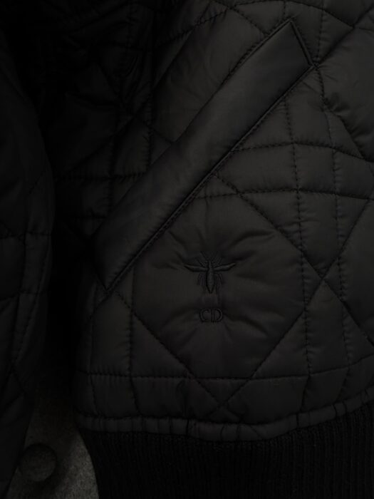 디올 퀼티드 테크니컬 태피터 매크로까나쥬 봄버 자켓 오버사이즈 칼라 블랙 레플리카 미러급 SA급 S급 고퀄리티 하이엔드 최상급 의류 [여성] 14