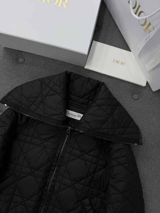 디올 퀼티드 테크니컬 태피터 매크로까나쥬 봄버 자켓 오버사이즈 칼라 블랙 레플리카 미러급 SA급 S급 고퀄리티 하이엔드 최상급 의류 [여성] 8