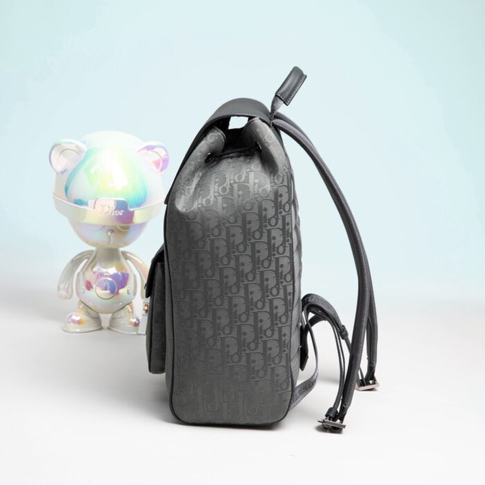 디올 새들 백팩 플랩 디올 오블리크 자카드 앤 그레인드 카프스킨 그레이 레플리카 미러급 SA급 S급 고퀄리티 최상급 하이엔드 가방 [남성여성공용] 7