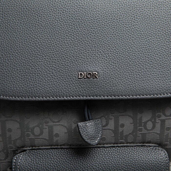 디올 새들 백팩 플랩 디올 오블리크 자카드 앤 그레인드 카프스킨 그레이 레플리카 미러급 SA급 S급 고퀄리티 최상급 하이엔드 가방 [남성여성공용] 12