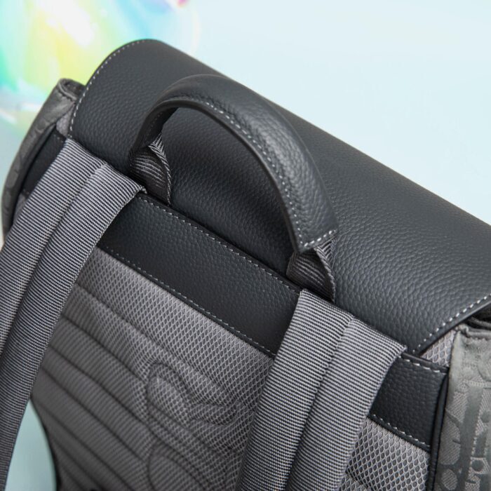 디올 새들 백팩 플랩 디올 오블리크 자카드 앤 그레인드 카프스킨 그레이 레플리카 미러급 SA급 S급 고퀄리티 최상급 하이엔드 가방 [남성여성공용] 8