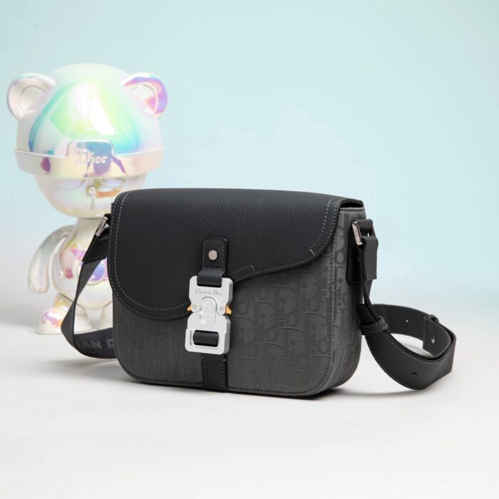 디올 새들 메신저 백 플랩 디올 오블리크 자카드 앤 그레인드 카프스킨 그레이 레플리카 미러급 SA급 S급 고퀄리티 최상급 하이엔드 가방 [남성여성공용] 4