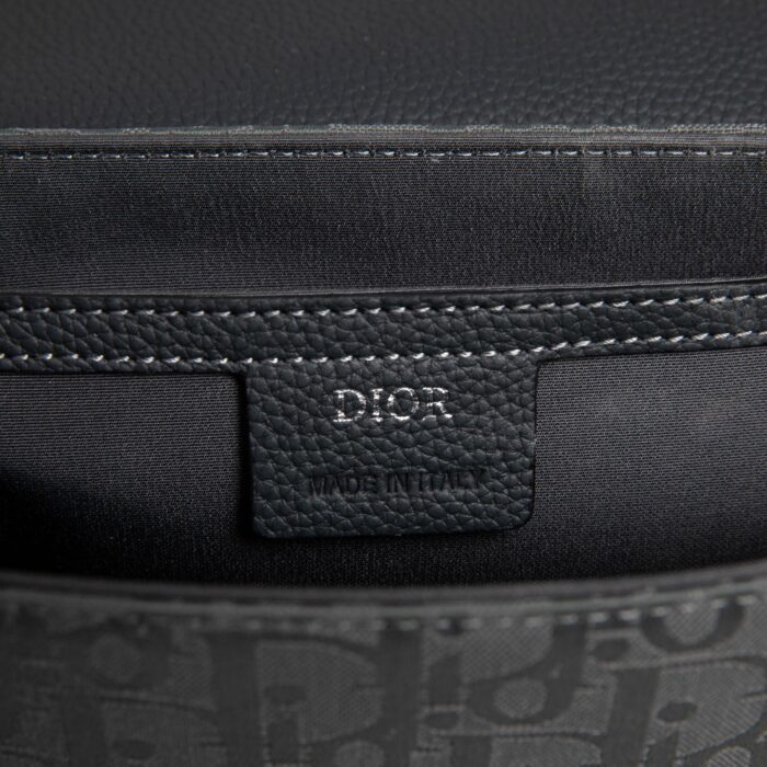 디올 새들 메신저 백 플랩 디올 오블리크 자카드 앤 그레인드 카프스킨 그레이 레플리카 미러급 SA급 S급 고퀄리티 최상급 하이엔드 가방 [남성여성공용] 12