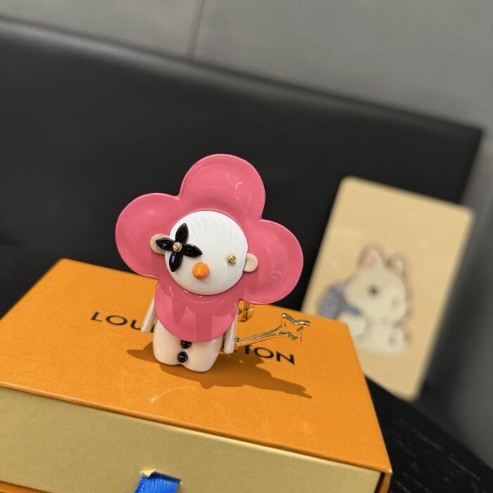 루이비통 비비엔 요술봉 키링 백참 핑크 화이트 레플리카 미러급 SA급 S급 고퀄리티 최상급 하이엔드 악세사리 [남성여성공용] 8