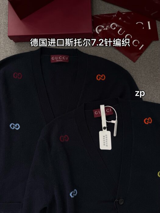 구찌 멀티컬러 GG 캐시미어 가디건 블랙 레플리카 미러급 SA급 S급 고퀄리티 하이엔드 최상급 의류 [남성여성공용] 5