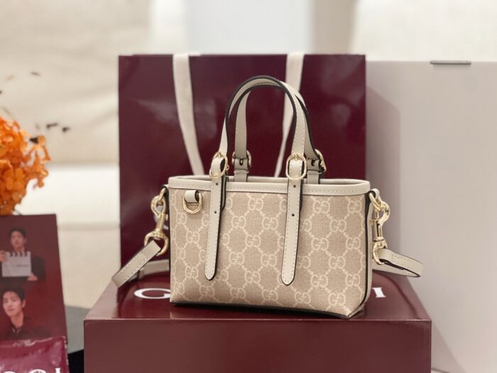 구찌 GG 엠블럼 미니백 855491 베이지 레플리카 미러급 SA급 S급 고퀄리티 최상급 하이엔드 가방 [여성] 4