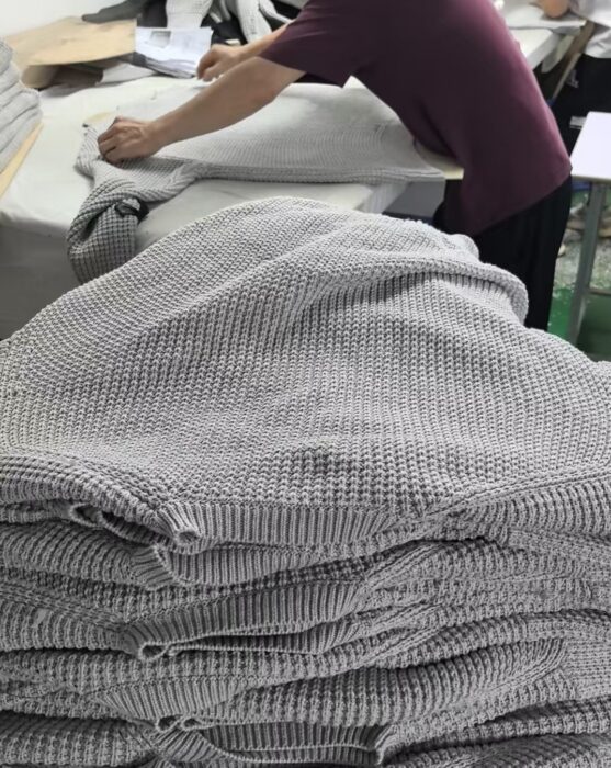 크롬하츠 소매 십자가 캐시미어 혼방 니트 그레이 레플리카 미러급 SA급 S급 고퀄리티 하이엔드 최상급 의류 [남성여성공용] 4