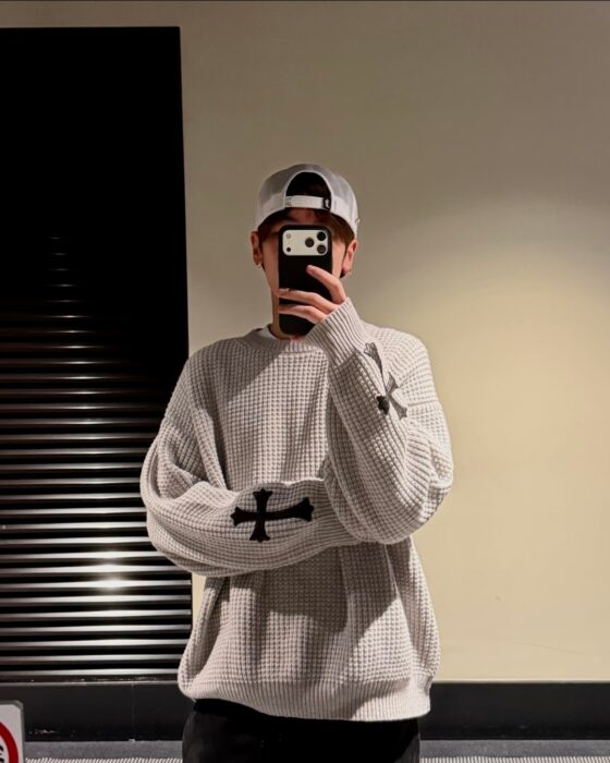 크롬하츠 소매 십자가 캐시미어 혼방 니트 그레이 레플리카 미러급 SA급 S급 고퀄리티 하이엔드 최상급 의류 [남성여성공용]