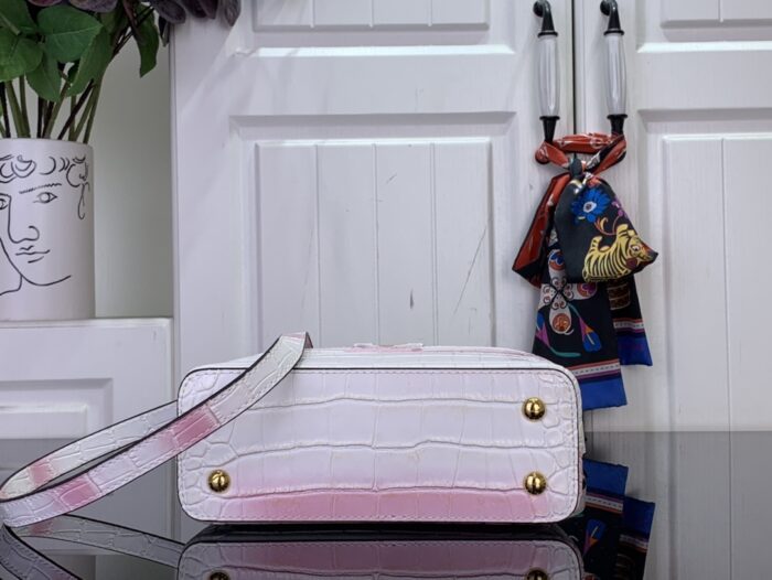 루이비통 카퓌신 미니 악어무늬 화이트 핑크 레플리카 미러급 SA급 S급 고퀄리티 최상급 하이엔드 가방 [여성] 5