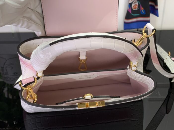 루이비통 카퓌신 BB 악어무늬 화이트 핑크 레플리카 미러급 SA급 S급 고퀄리티 최상급 하이엔드 가방 [여성] 3