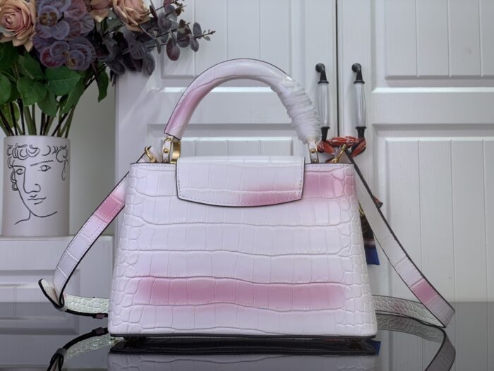 루이비통 카퓌신 BB 악어무늬 화이트 핑크 레플리카 미러급 SA급 S급 고퀄리티 최상급 하이엔드 가방 [여성] 2