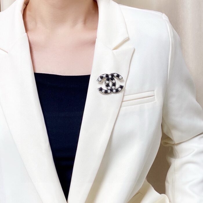 샤넬 배색 진주 CC로고 브로치 2컬러 레플리카 미러급 SA급 S급 고퀄리티 최상급 하이엔드 악세사리 [여성] 2