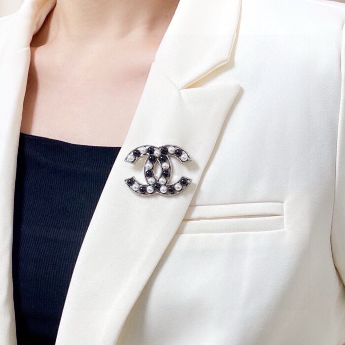 샤넬 배색 진주 CC로고 브로치 2컬러 레플리카 미러급 SA급 S급 고퀄리티 최상급 하이엔드 악세사리 [여성]