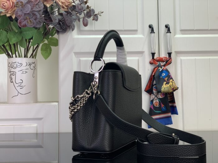 루이비통 카퓌신 BB M26351 블랙 레플리카 미러급 SA급 S급 고퀄리티 최상급 하이엔드 가방 [여성] 4