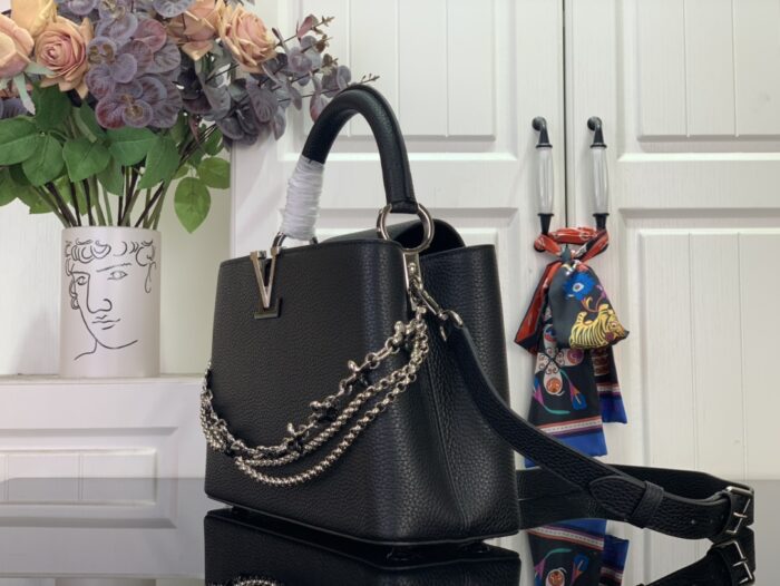 루이비통 카퓌신 미디엄 M27034 블랙 레플리카 미러급 SA급 S급 고퀄리티 최상급 하이엔드 가방 [여성] 4