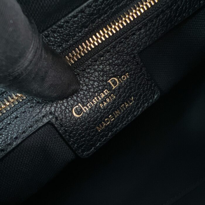 디올 보야주 미디움 백 플랫 매크로까나쥬 크링클 카프스킨 블랙 M2846 레플리카 미러급 SA급 S급 고퀄리티 최상급 하이엔드 가방 [여성] 9