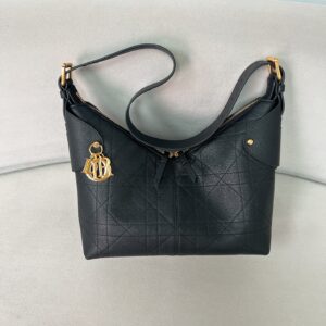 디올 보야주 미디움 백 플랫 매크로까나쥬 크링클 카프스킨 블랙 M2846 레플리카 미러급 SA급 S급 고퀄리티 최상급 하이엔드 가방 [여성]