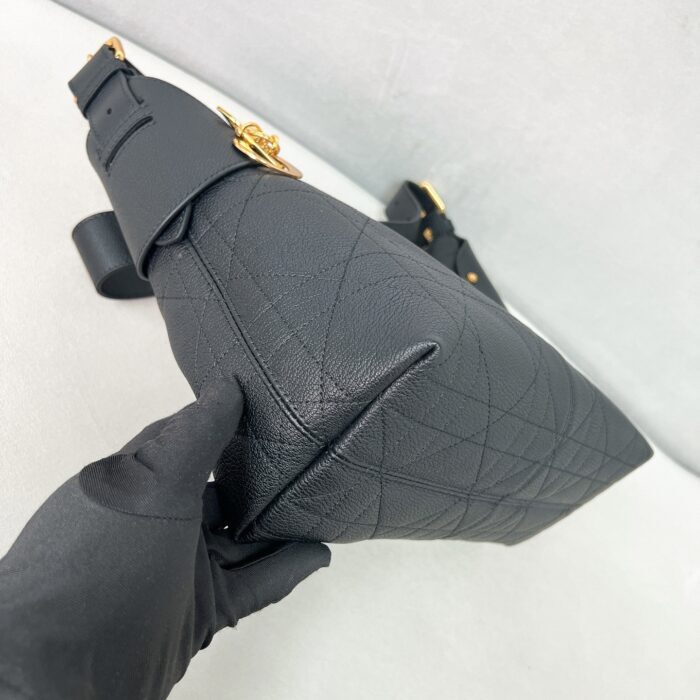 디올 보야주 미디움 백 플랫 매크로까나쥬 크링클 카프스킨 블랙 M2846 레플리카 미러급 SA급 S급 고퀄리티 최상급 하이엔드 가방 [여성] 7