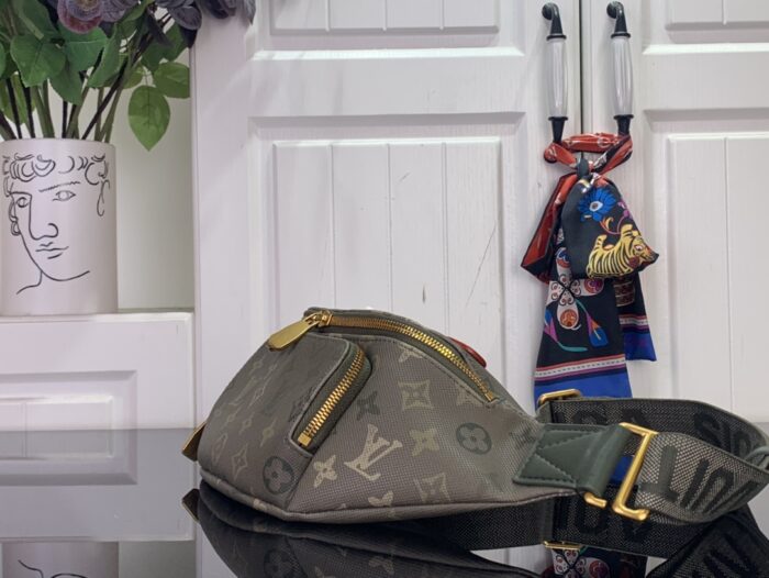 루이비통 러시 범백 M26933 그린 레플리카 미러급 SA급 S급 고퀄리티 최상급 하이엔드 가방 [남성여성공용] 5