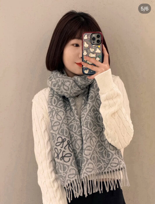 로에베 올 오버 아나그램 스카프 그레이 양털90% 캐시미어10% 레플리카 미러급 SA급 S급 고퀄리티 최상급 하이엔드 [남성여성공용] 2