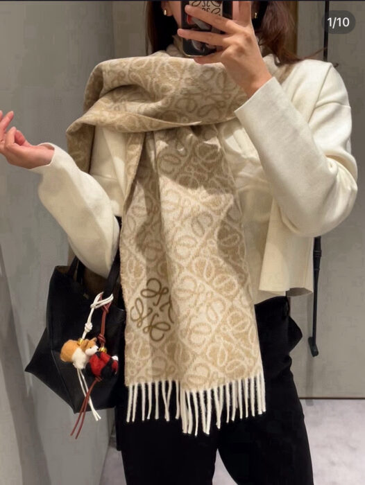 로에베 올 오버 아나그램 스카프 베이지 양털90% 캐시미어10% 레플리카 미러급 SA급 S급 고퀄리티 최상급 하이엔드 [남성여성공용] 3