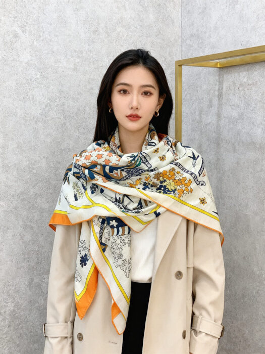 에르메스 아트 동물 스퀘어 스카프 아이보리 70%캐시미어 30%실크 레플리카 미러급 SA급 S급 고퀄리티 최상급 하이엔드 [여성] 2