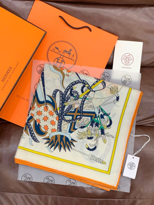 에르메스 아트 동물 스퀘어 스카프 아이보리 70%캐시미어 30%실크 레플리카 미러급 SA급 S급 고퀄리티 최상급 하이엔드 [여성] 7