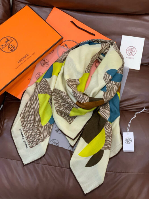 에르메스 점보 기하 말 배색 스퀘어 스카프 70%캐시미어 30%실크 레플리카 미러급 SA급 S급 고퀄리티 최상급 하이엔드 [남성여성공용] 5