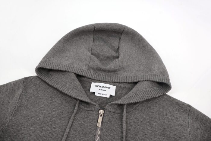 톰브라운 양털 사선 니트 후드집업 그레이 레플리카 미러급 SA급 S급 고퀄리티 하이엔드 최상급 의류 [남성여성공용] 5