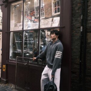 톰브라운 양털 사선 니트 후드집업 그레이 레플리카 미러급 SA급 S급 고퀄리티 하이엔드 최상급 의류 [남성여성공용]