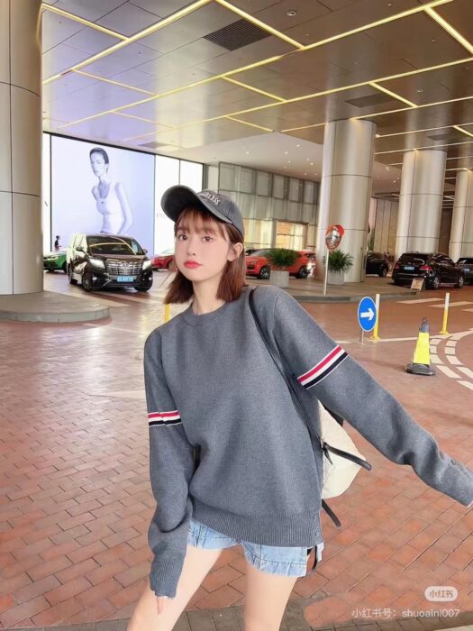 톰브라운 소매 띠 자카드 양털 니트 그레이 레플리카 미러급 SA급 S급 고퀄리티 하이엔드 최상급 의류 [남성여성공용] 2