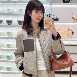 로에베 로고 이음 퀼팅 자켓 레플리카 미러급 SA급 S급 고퀄리티 하이엔드 최상급 의류 [여성]