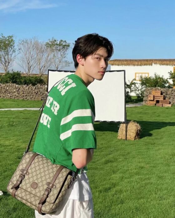 구찌 GG 슈프림 메신저백 베이지 에보니 658542 레플리카 미러급 SA급 S급 고퀄리티 최상급 하이엔드 가방 [남성여성공용]