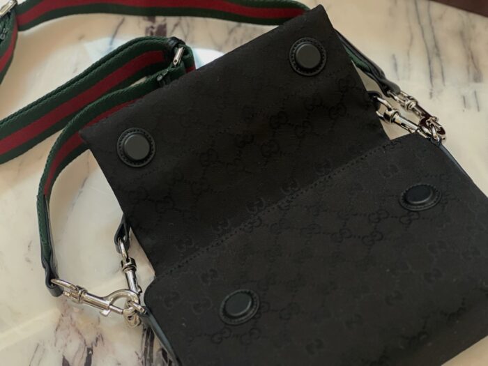 구찌 스몰 GG 크로스바디 백 웹 블랙 821617 레플리카 미러급 SA급 S급 고퀄리티 최상급 하이엔드 가방 [남성여성공용] 7